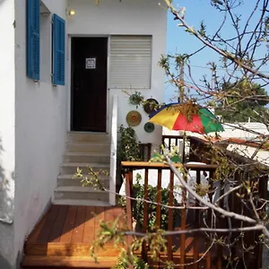 Apartment The Artist's House Overlooking The Bay Of, Haifa